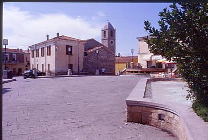 arzachena_piazza_risorgimento.jpg 23.7K