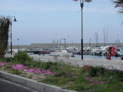 caletta041.jpg 36.1K